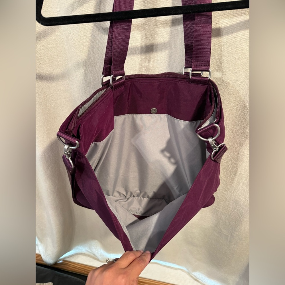 Baggallini Plum Nylon Shoulder Computer Bag with Multiple Exterior Pockets NWOT - Picture 5 of 8